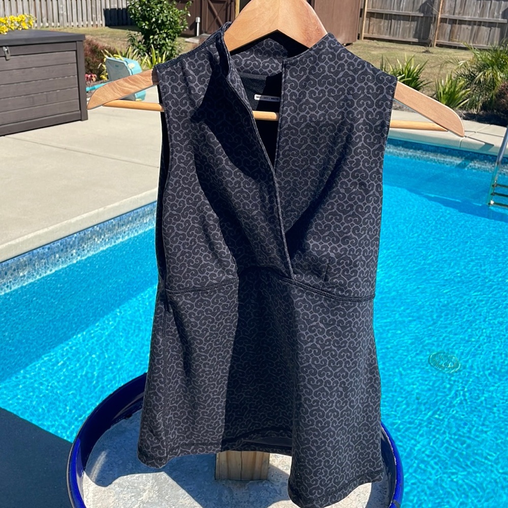 Lululemon sport top S
